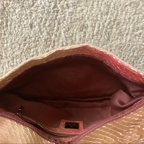 🚫SOLD🚫 FENDI IRIDESCENT SEQUIN OMBRÉ SNAKE BAGUETTE BAG SEX & THE CITY!! - Picture 6 of 16